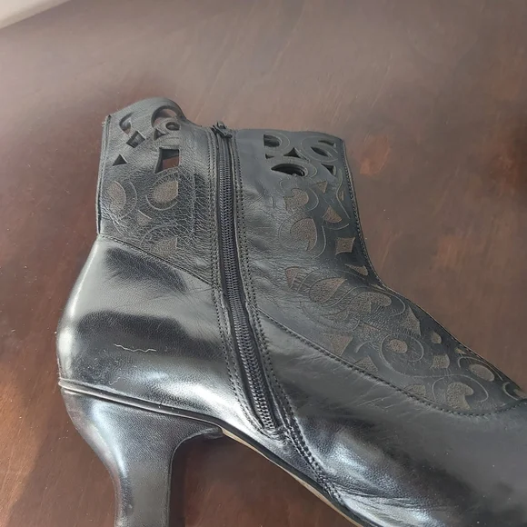 Victorian booties - Picture 4 of 5